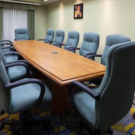 Holiday Inn Express & Suites Toluca Zona Aeropuerto By Ihg Eksteriør billede