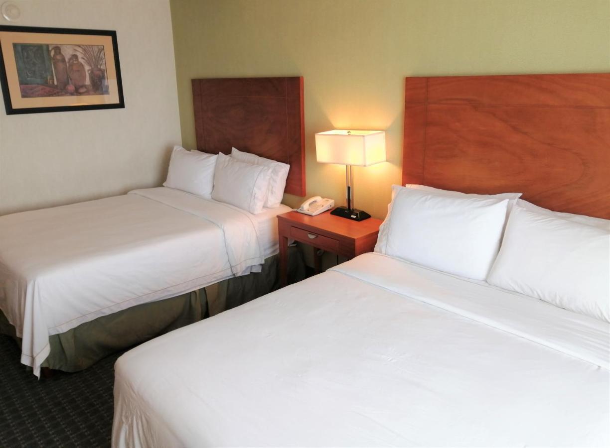 Holiday Inn Express & Suites Toluca Zona Aeropuerto By Ihg Eksteriør billede