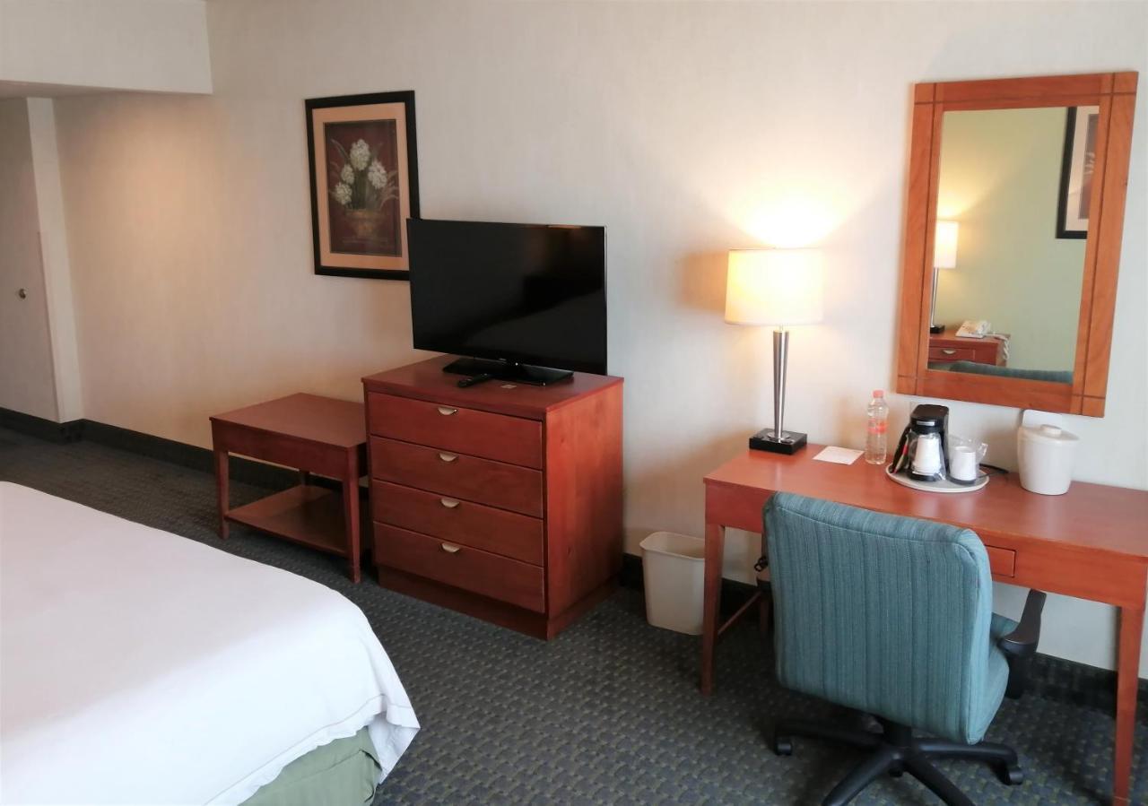 Holiday Inn Express & Suites Toluca Zona Aeropuerto By Ihg Eksteriør billede