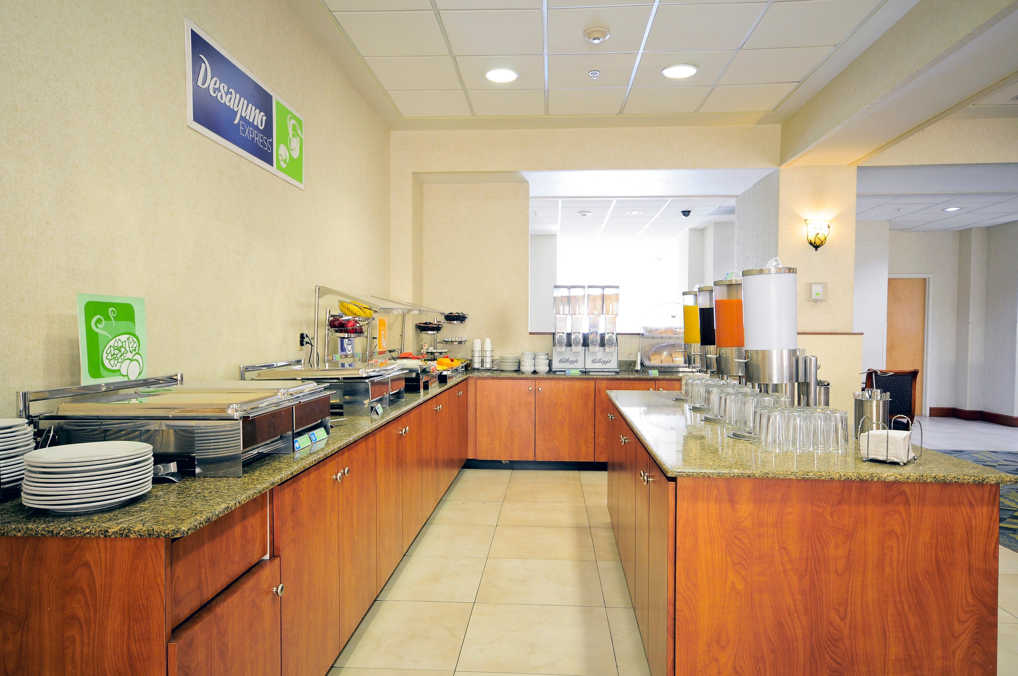 Holiday Inn Express & Suites Toluca Zona Aeropuerto By Ihg Eksteriør billede