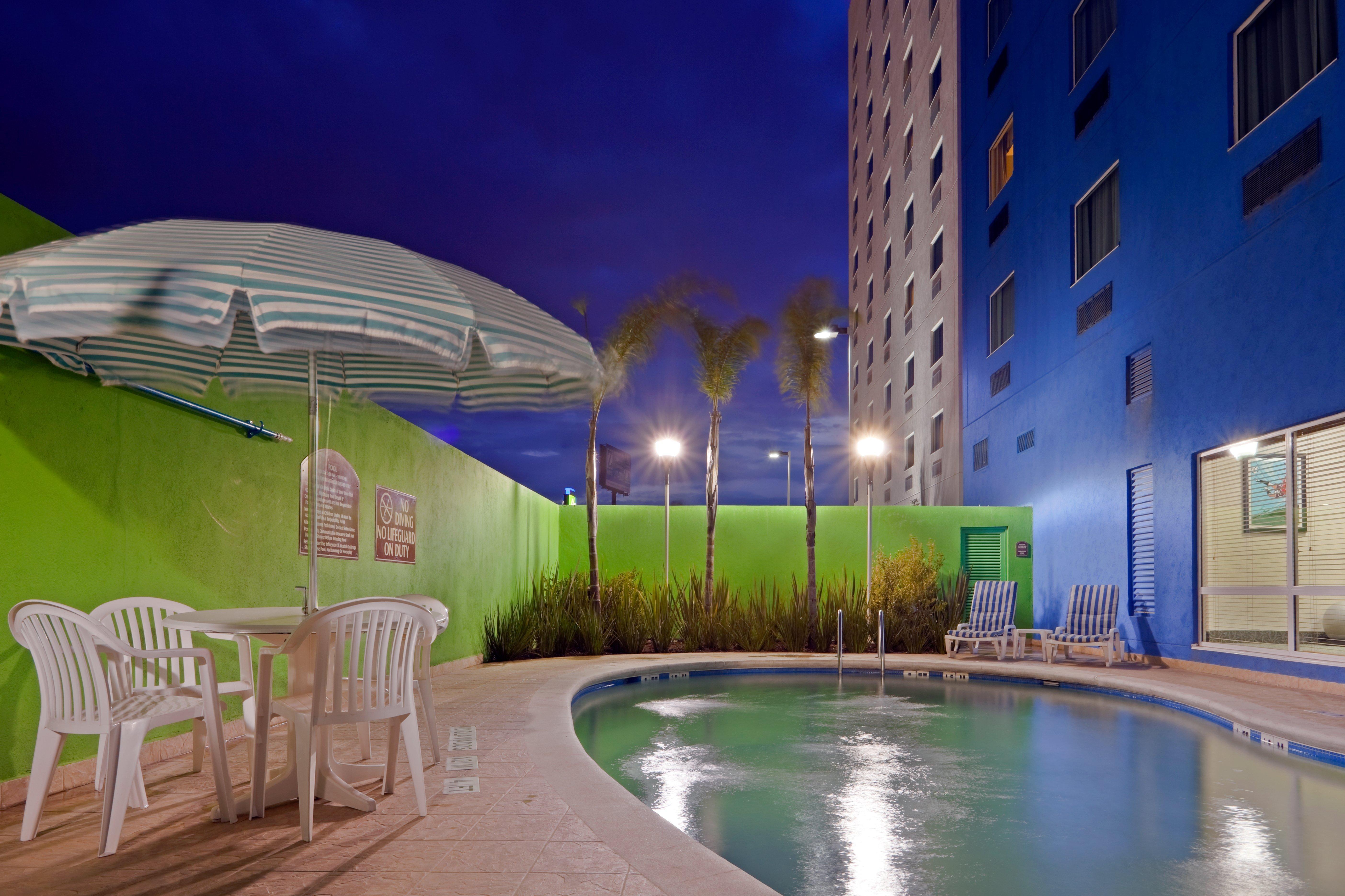 Holiday Inn Express & Suites Toluca Zona Aeropuerto By Ihg Eksteriør billede