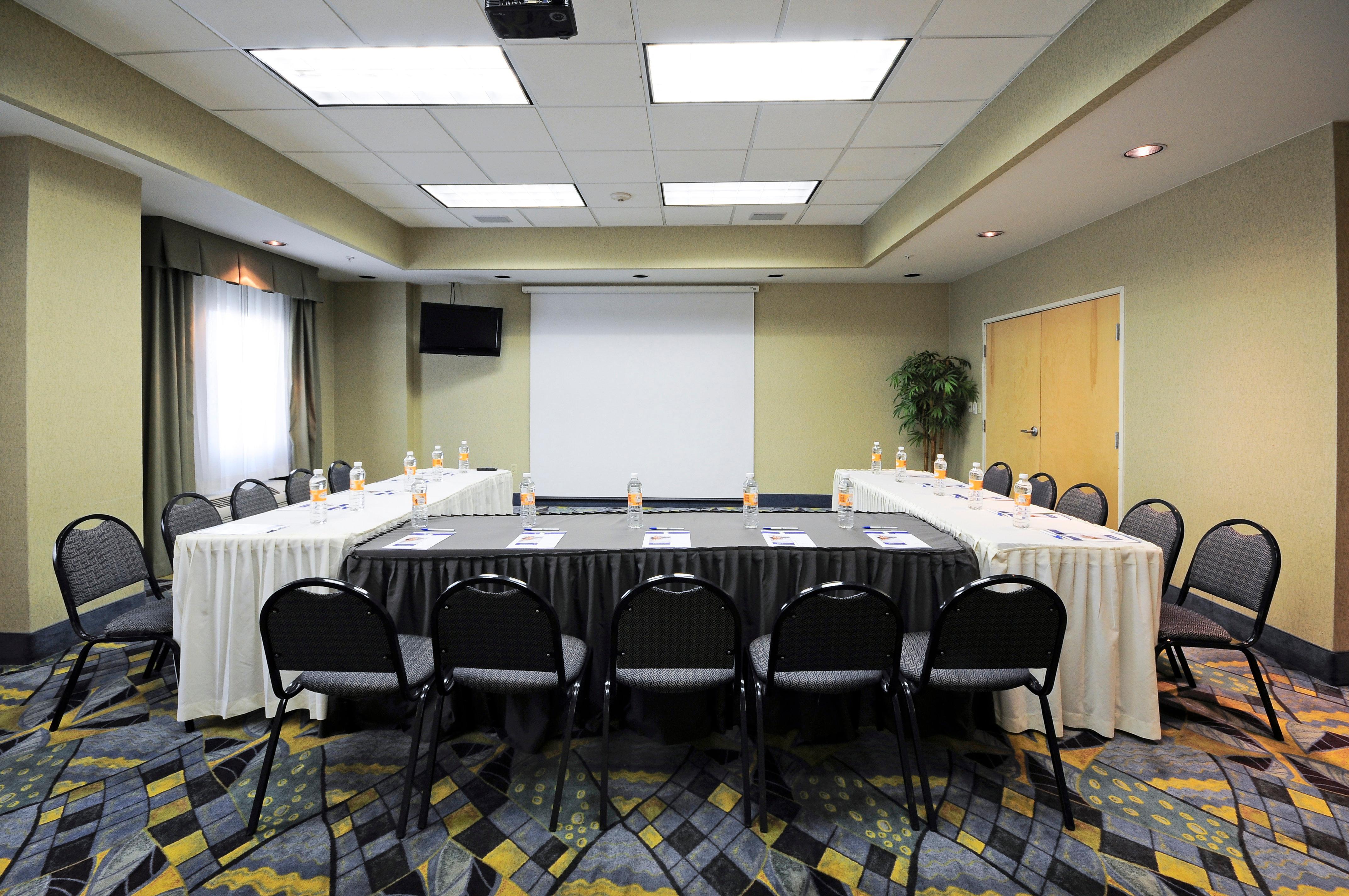 Holiday Inn Express & Suites Toluca Zona Aeropuerto By Ihg Eksteriør billede