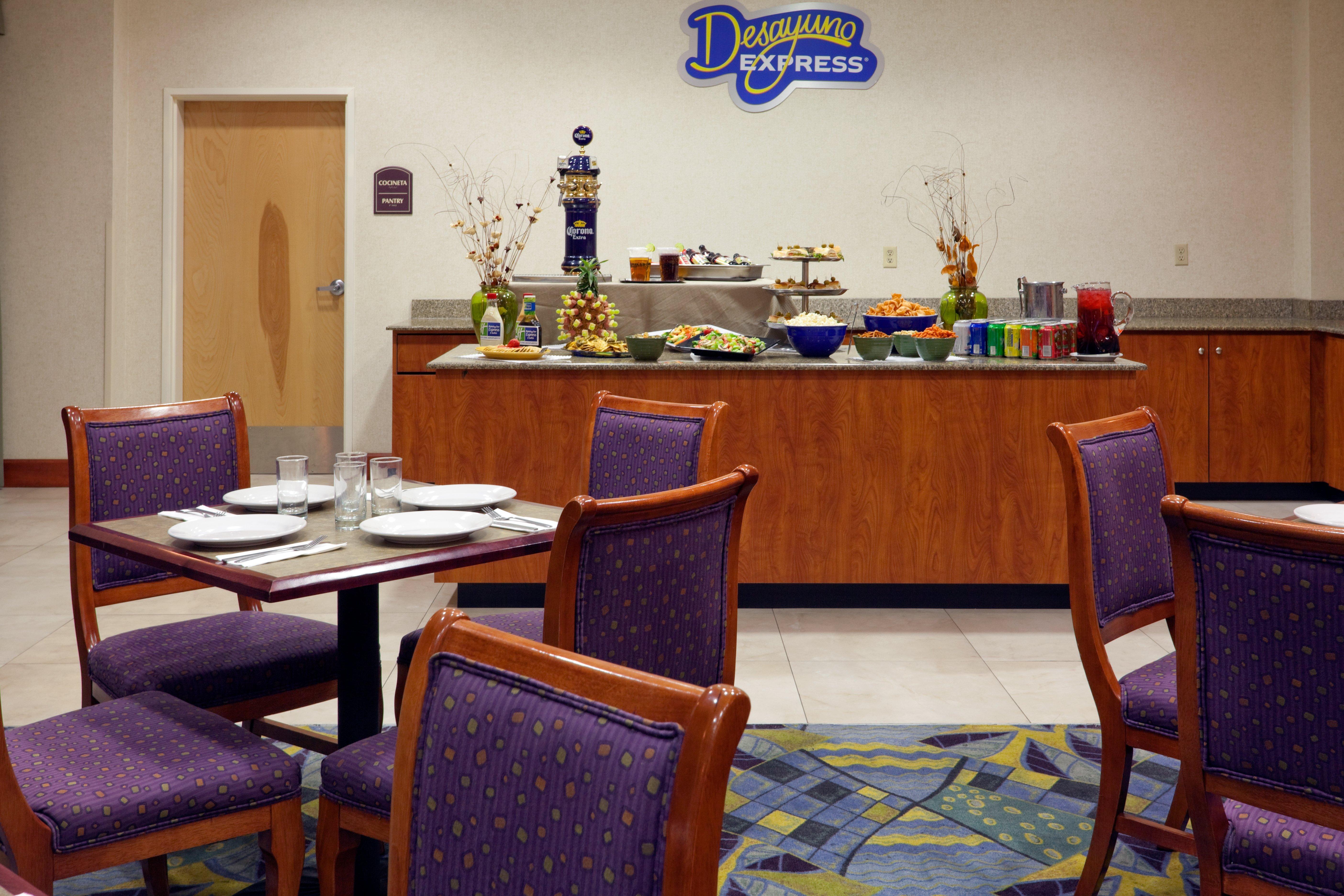 Holiday Inn Express & Suites Toluca Zona Aeropuerto By Ihg Eksteriør billede