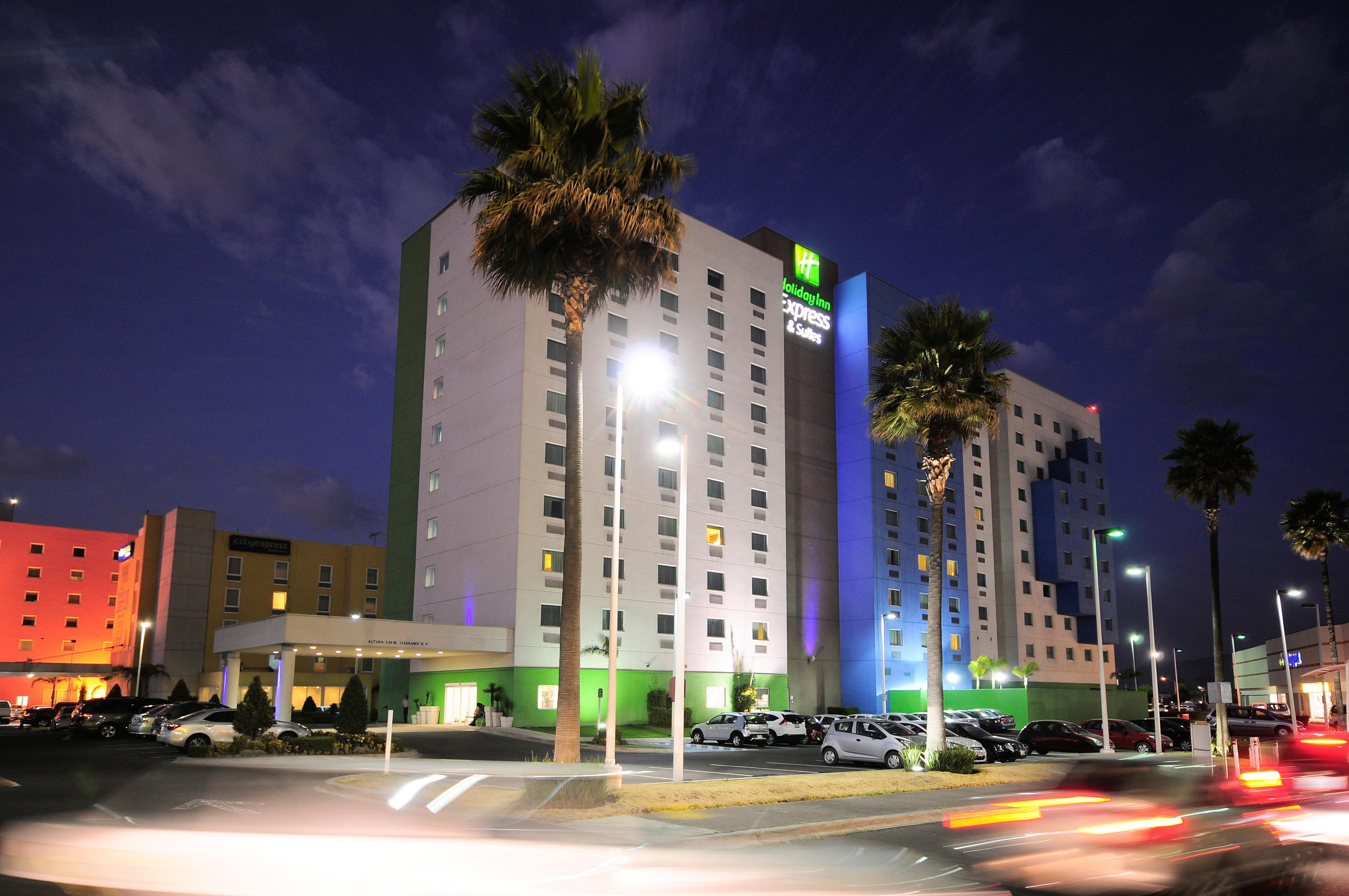 Holiday Inn Express & Suites Toluca Zona Aeropuerto By Ihg Eksteriør billede