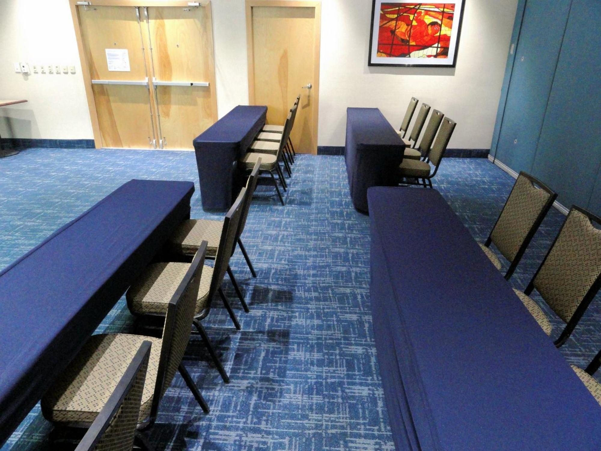 Holiday Inn Express & Suites Toluca Zona Aeropuerto By Ihg Eksteriør billede